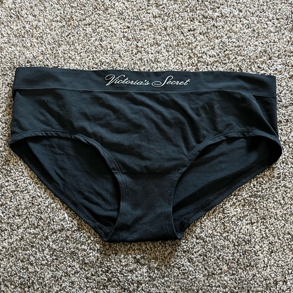 Black Victoria’s Secret hiphugger panties in size XL - Picture 1 of 3